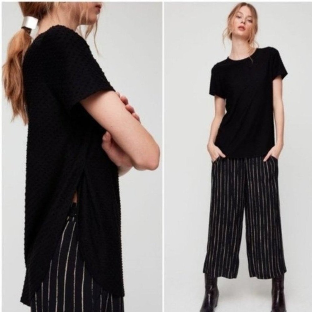 Wilfred Aritzia T-Shirt Medium Black Capucine Side Cut Swiss Dot  Short Sleeve